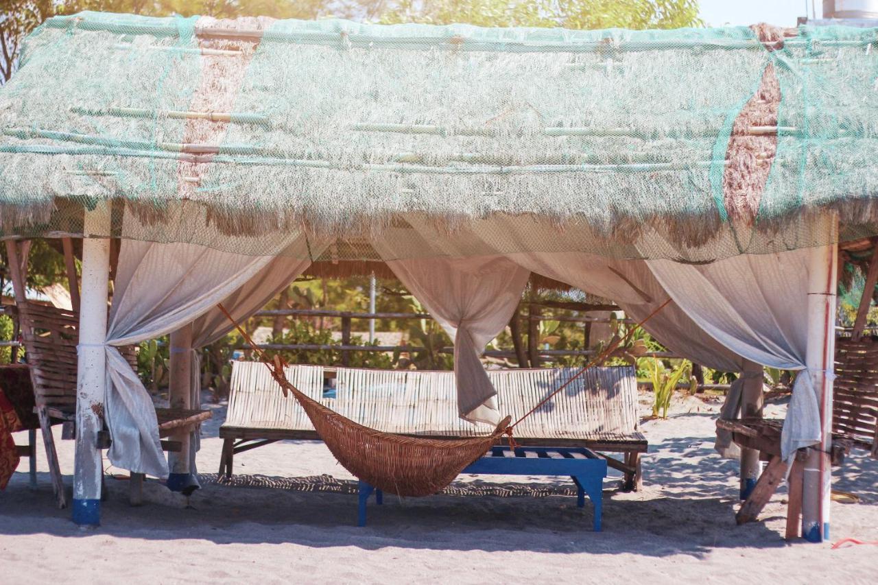 Club Monet Beachfront Resort By Cocotel Cabangan Exterior foto