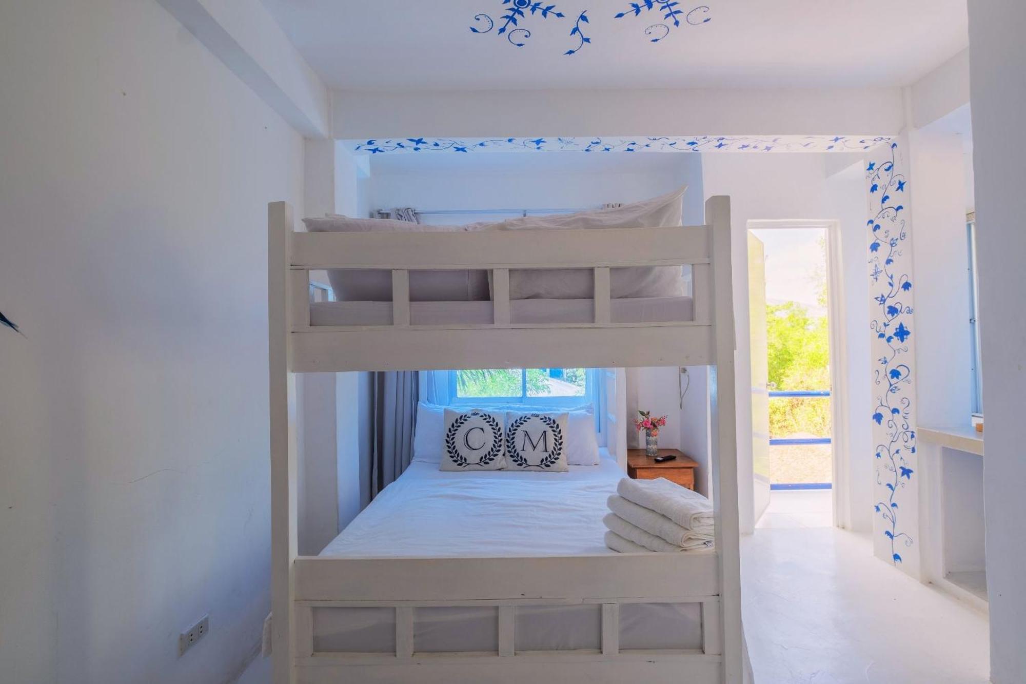 Club Monet Beachfront Resort By Cocotel Cabangan Cameră foto